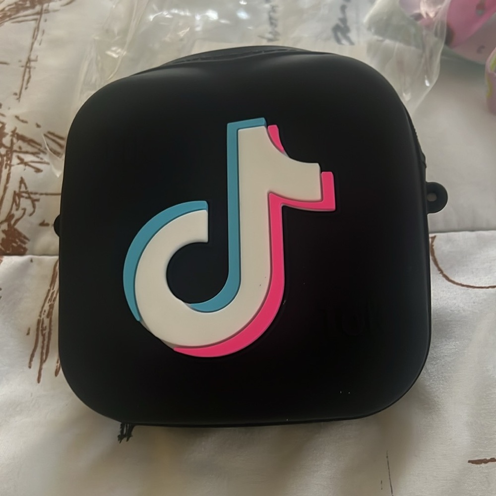 TikTok coin purse / black